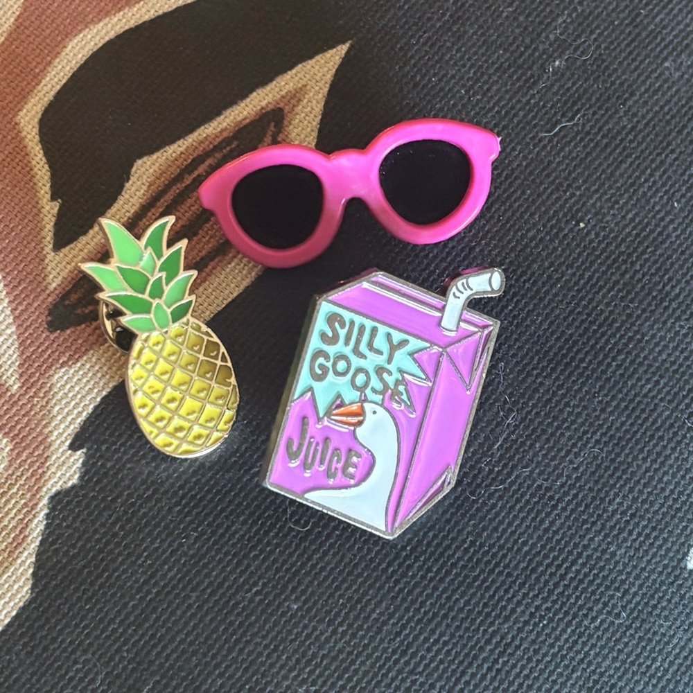 Set of 3 summery pins